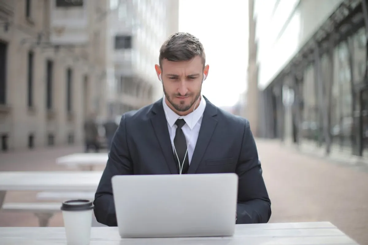 5G Business Internet: Benefits, Limits, and Use Cases
