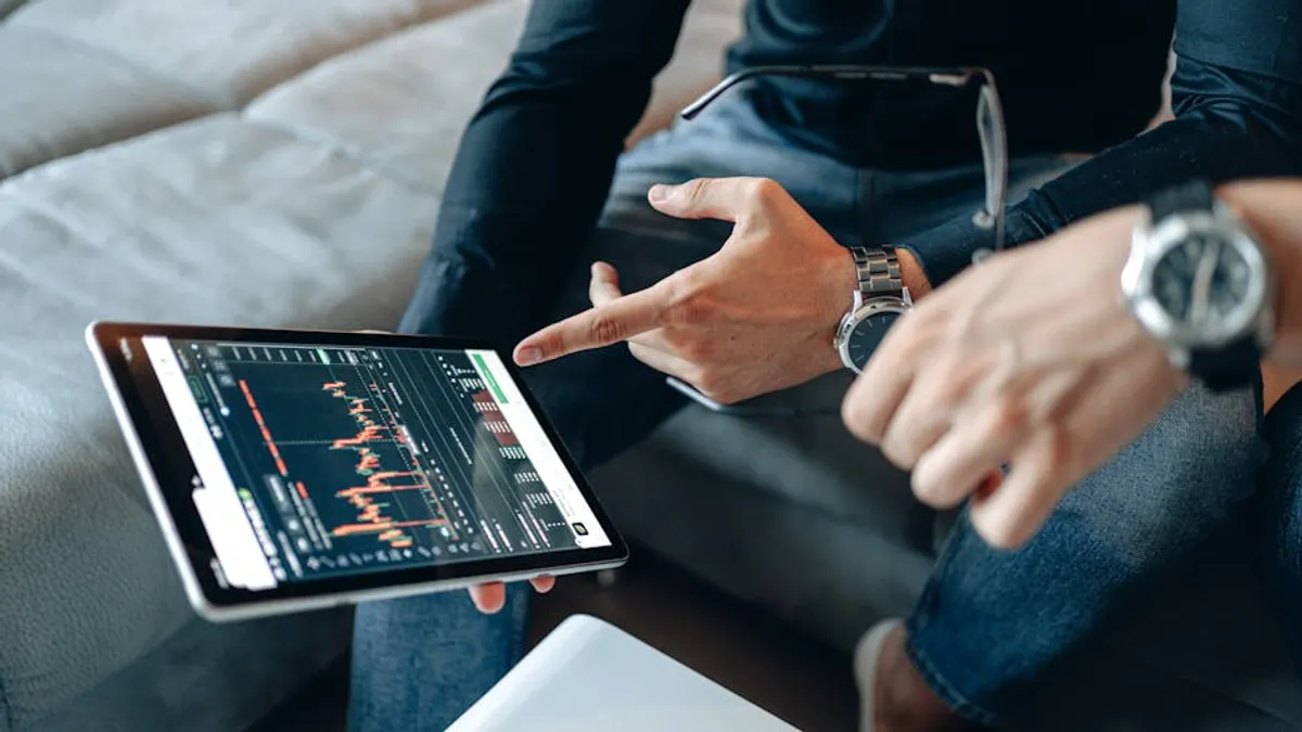 Fintechzoom Explained: Features, Search Intent, and Safer Alternatives