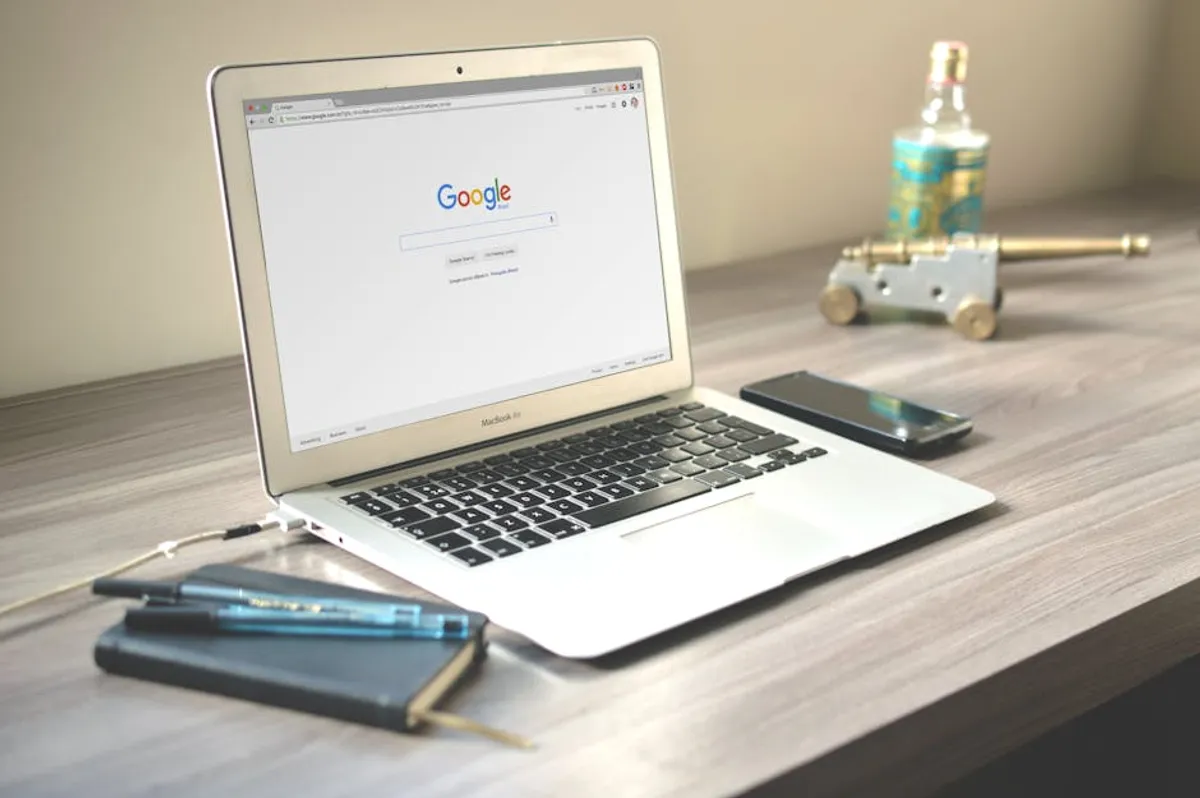 The Search Trend Behind newsgiga.com for Online News Audiences